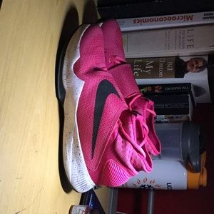 Nike hyper rev 2016 breast cancer awareness month